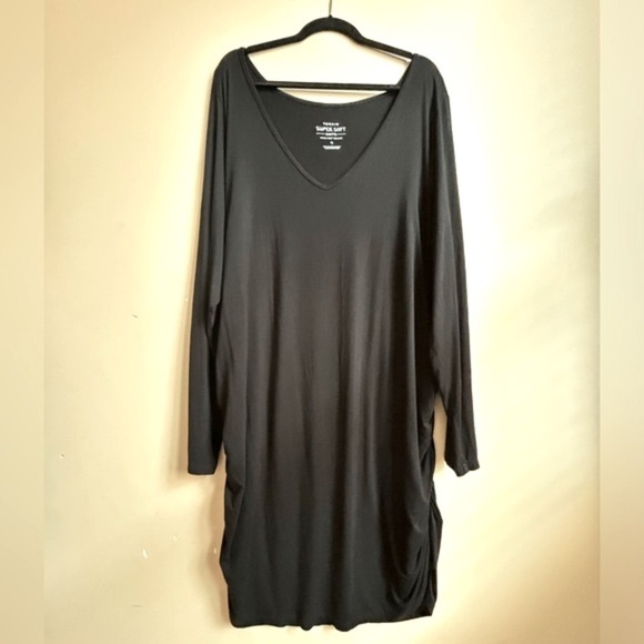 Torrid Sz 4 (Plus Sz US 4X) Super Soft Elbow Sleeve Bodycon Ruched Dress Black - Picture 4 of 15